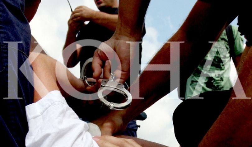 Arrestohen tetë persona të dyshuar për fajde në Pejë, Deçan e Gjakovë