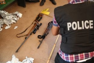 Arrestohen 6 të dyshuar për sulmin ndaj ndërtesës së Kuvendit [foto]
