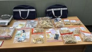Konfiskohen 26 kg ari dhe arrestohen 8 persona të dyshuar për kontrabandim
