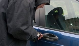 Në Prishtinë vidhet vetura Golf 5