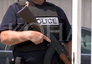  Rusit që erdhi nga Serbia i gjendet revole e thikë 
