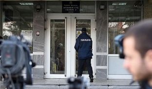 I arrestuari arratiset nga zyra e gjykatësit