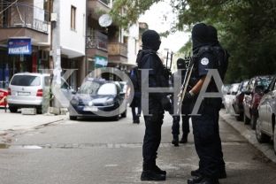 Nga 30 ditë paraburgim policëve që shmangën marihuanën e konfiskuar