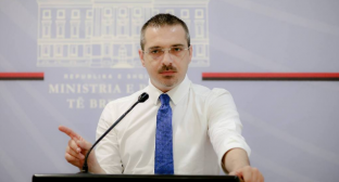 Ndëshkimet për përdorim celulari nga shoferët si për mospërdorim të rripit