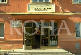  S’iu vazhdua kontrata, sulmon me armë drejtorin e Arsimit në Lipjan [video]