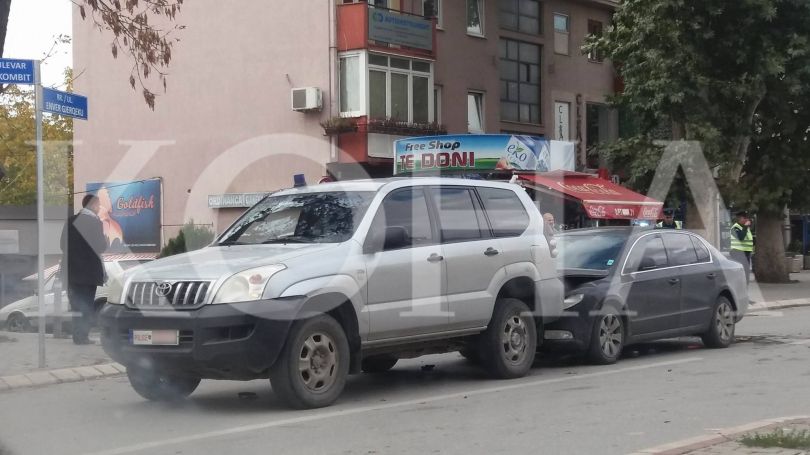 Aksident afër selisë së AAK-së në Prishtinë