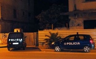 Vret bashkëshorten e plagos kunatën gjatë një konflikti familjar në Tiranë