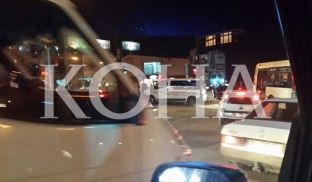 Shoferi i pakujdesshëm godet tre femra të mitura me veturë