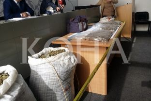 Aksion i suksesshëm policor, konfiskohen mbi 83 kg drogë në Deçan [video]