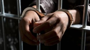 Policia spanjolle kap bandën shqiptare që vidhte në shtëpitë e pasura britanike