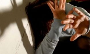 Marrëdhënie seksuale me të bijën, në kërkim babai