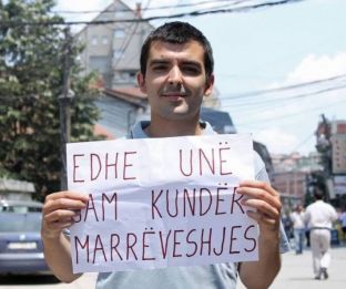 Vdes aktivisti i Vetëvendosjes, Astrit Dehari, i paraburgosur në burgun e Prizrenit
