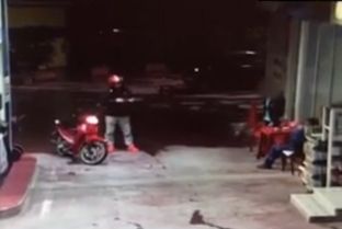  Momentet tragjike të vrasjes së rojës së karburantit në Sarandë [Pamje të rënda +18]