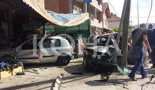 Del jashtë rruge, godet 7 vetura në parking
