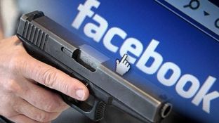 Poston fotografi me armë në Facebook, policia ia bastisë shtëpinë në Llapashticë