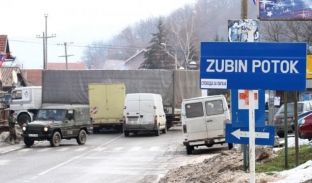 Hajdutë të armatosur tmerrojnë banorët e Zubin Potokut