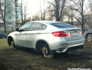 Policia gjen brenda 10 orësh veturën e vjedhur BMW X6
