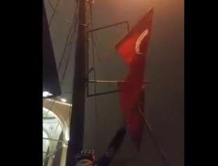 Policia arreston personin që hoqi flamurin e Turqisë në Prizren