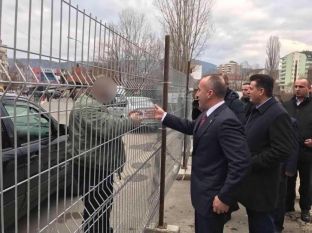 Bombë në shtëpinë e serbit në veri, dyshohet se shkaku ishte fotografimi me Haradinajn