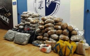 Sekuestrohen në Greqi 173 kg kanabis e 77000 €, në pranga 9 shqiptarë