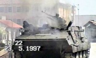  Gjykata shpall fajtorë në rigjykim dy shtetas për ngjarjet e 1997-s në Elbasan