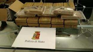  Shqiptarit i zihet kokainë me vlerë 3.5 milionë euro në Itali