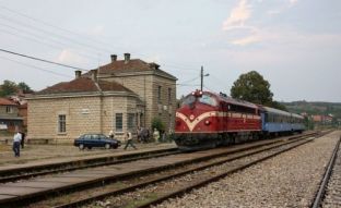 Goditet nga treni, humb jetën një burrë në Pejë
