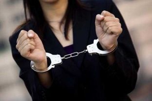 Arrestohet një grua në Deçan për përdorim të armës