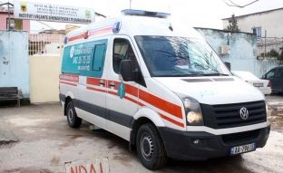Aksidenton tre vetura, shoferi i ambulancës në Tiranë rezulton i dehur