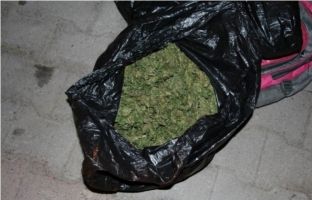 Udhëtares në Vërmicë i gjenden 2 kilogramë drogë