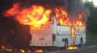 Digjet një autobus në Gjakovë, s’ka të lënduar