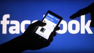 Përmes Facebook-ut kërkonte ndihma për Polici e FSK, arrestohet