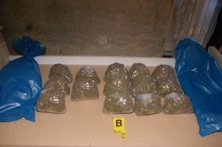Në Pejë Policia konfiskoi tetë kilogramë lëndë narkotike