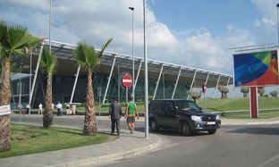 Grabiten sërish paratë e një banke në Rinas