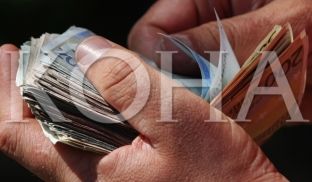 Zyrtari qeveritar përfundon në arrest për korrupsion