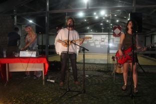 Trioja shtyn kufijtë e muzikës popullore