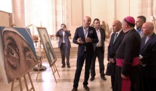 Në Katedralen e kryeqytetit u hap ekspozita për ditëlindjen e Nënës Terezë