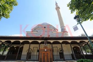 Xhamia që mban bajrakun në Prizren