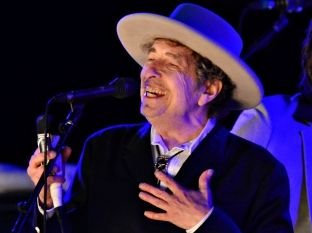 Bob Dylan fitues i Çmimit Nobel për Letërsi