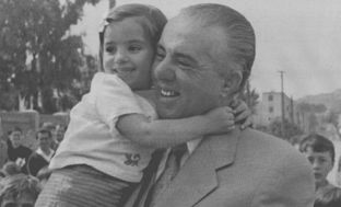 Leonora Murra tregon për emocionet që pati kur fotografoi Enver Hoxhën