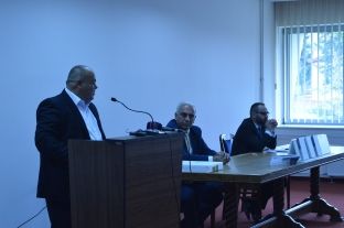 Dy studime për shqipen me rrënjë pellazge e më të vjetër se greqishtja