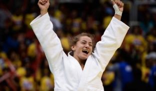 Asocciated Press: Majlinda mund të fitojë medaljen e artë në Rio 2016