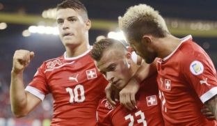Behrami e Xhaka nominohen për futbollist të vitit në Zvicër