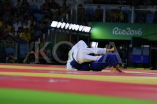  Majlinda hakmerret për Londër, kalon në gjysmëfinale [video]