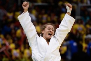  Majlinda ia siguron Kosovës medaljen e parë olimpike