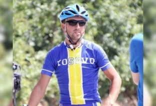 Kush është 17-vjeçari kroat që dizajnoi fanellën e Gurit