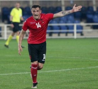 Taulant Xhaka: Po abuzohet me lajmet, nuk iki nga Shqipëria!