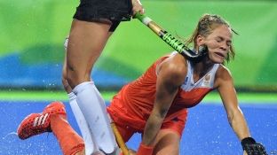 Olimpiada goditet nga moti i keq, vonesat, tragjedia - por ka edhe gëzime