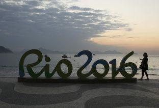  Ekskluzive: Çitakut i vidhet pasaporta teksa po lahej në oqean në Rio