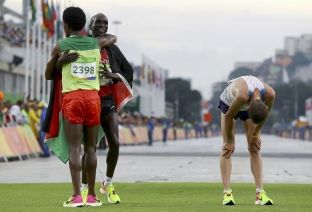 Përfundon maratona olimpike, Amerika futet në mes afrikanëve